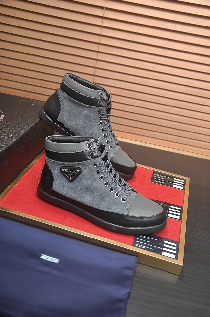 Men's shoes💰480💶【Prada】Trendy brand💞Mainly promote popular models, avant-garde and versatile fashionable men's shoes private version molding, 1:1 replica with glue splicing... Stylish and simple, original imported cowhide foot pads; the atmosphere and personality are more fashionable, eye-catching and pursuing class. It will subvert the old idea and be a must-have for fashionistas who want to spend time with you! Must keep it! High and comfortable but low, high-end quality workmanship. Code number: 38-45 (45 customized)